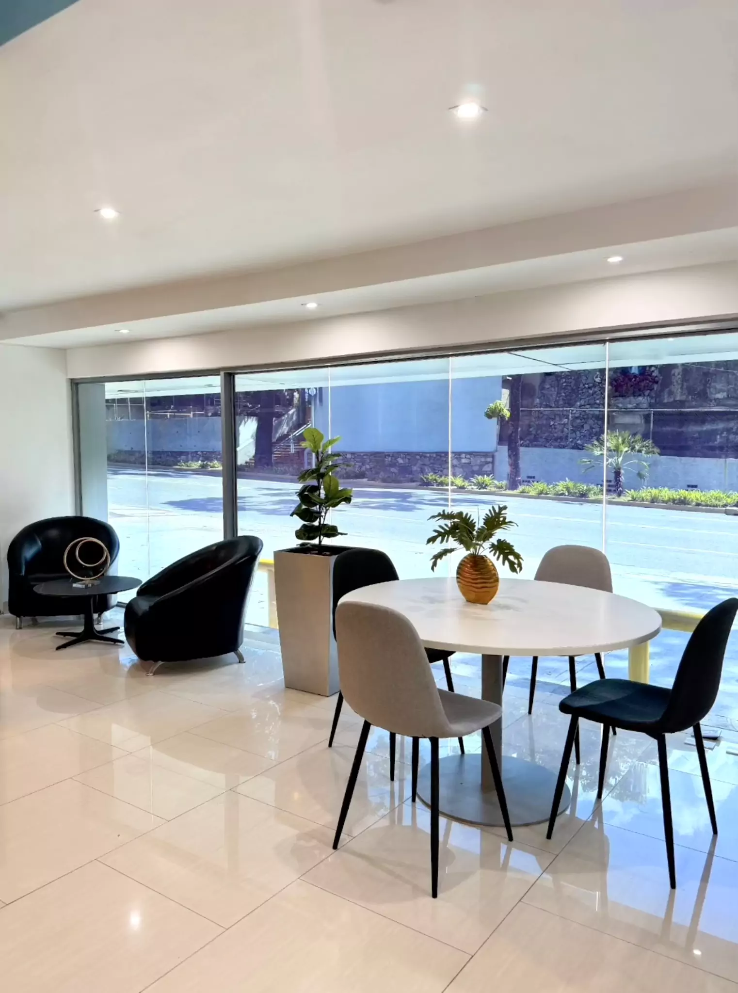 Sala multiuso Chuao Business Center Salas y Oficinas en Caracas